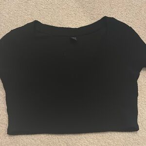 SHEIN black top lil holes in top
Size medium